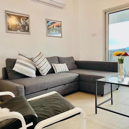 라르나카 Panoramic Seaside Getaway, 2-Br Penthouse 아파트 외부 사진