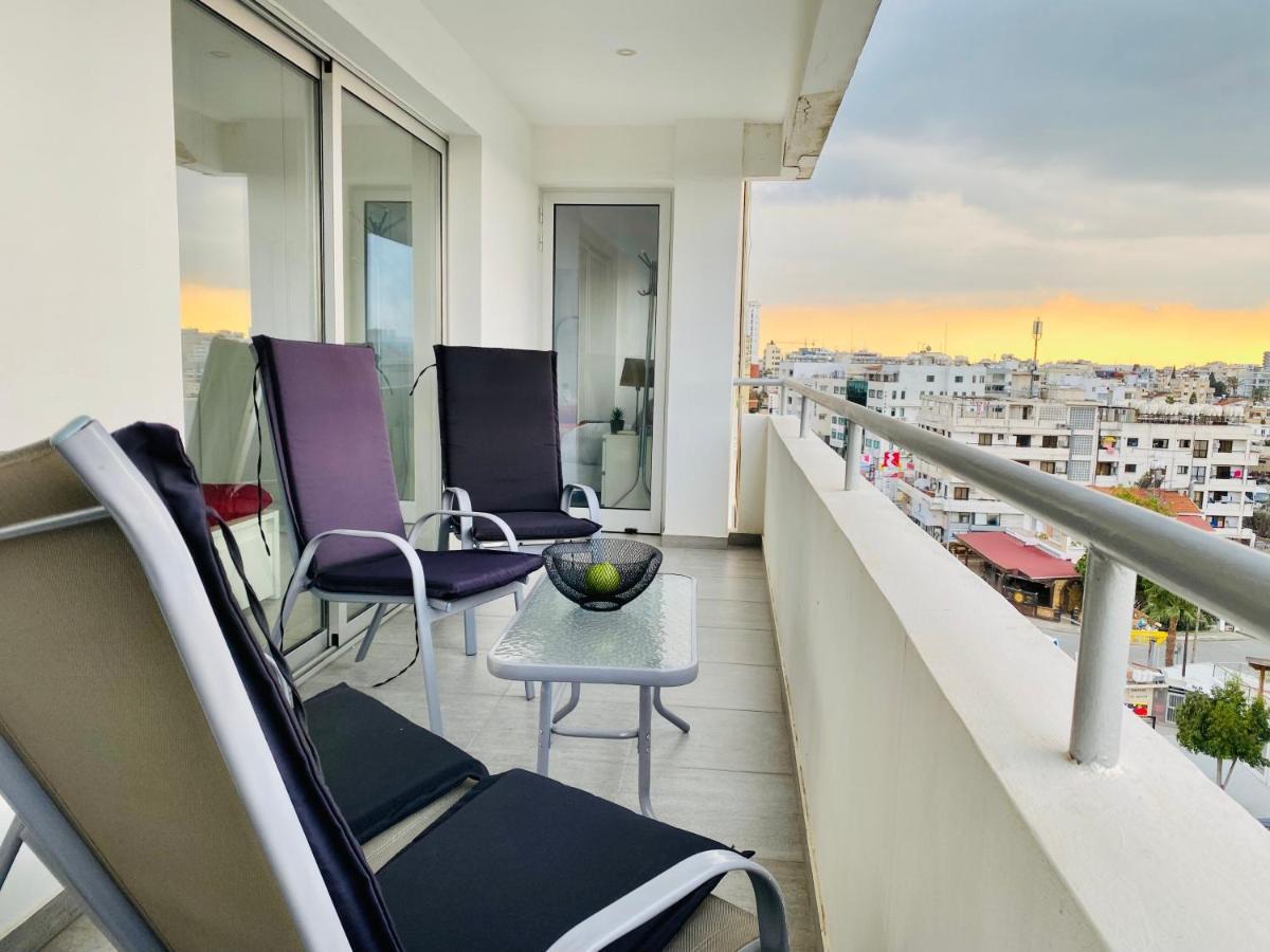 라르나카 Panoramic Seaside Getaway, 2-Br Penthouse 아파트 외부 사진