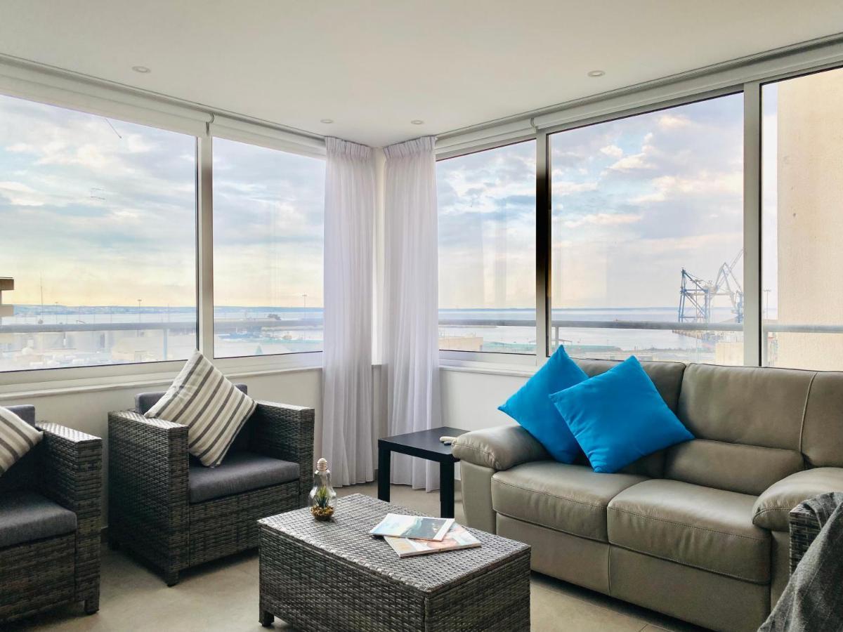 라르나카 Panoramic Seaside Getaway, 2-Br Penthouse 아파트 외부 사진