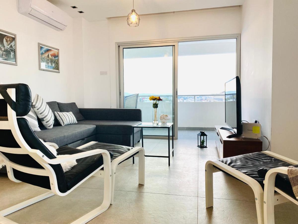 라르나카 Panoramic Seaside Getaway, 2-Br Penthouse 아파트 외부 사진