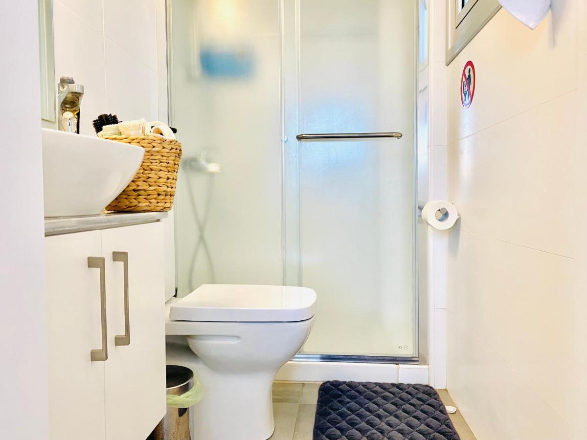 라르나카 Panoramic Seaside Getaway, 2-Br Penthouse 아파트 외부 사진